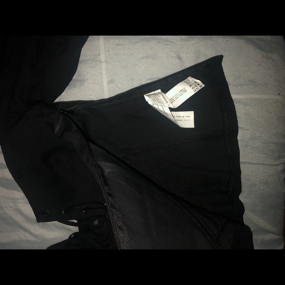 Corset-like Top 🖤 - Picture 4 of 5